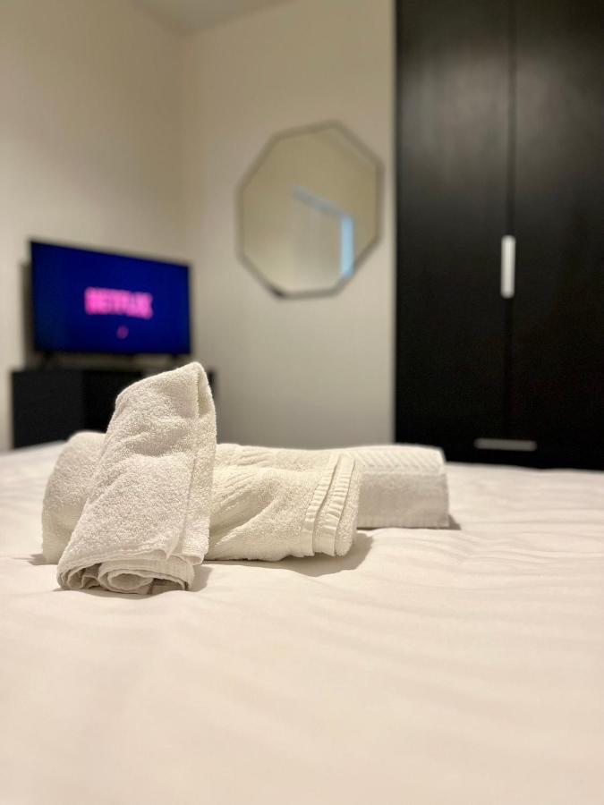 Fully Equipped One Bedroom Apartment Near Old Trafford Stadium! Manchester Bagian luar foto